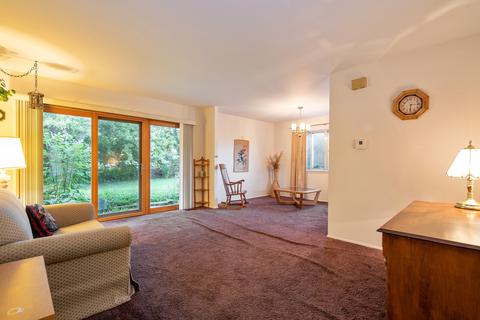 394 Shiloh Ln, Elgin, IL 60120 photo 2
