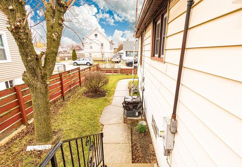 1012 Valley Ave, Joliet, IL 60432 photo 4