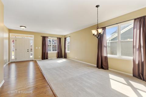 614 Aborn Ave, Elgin, IL 60124 photo 2
