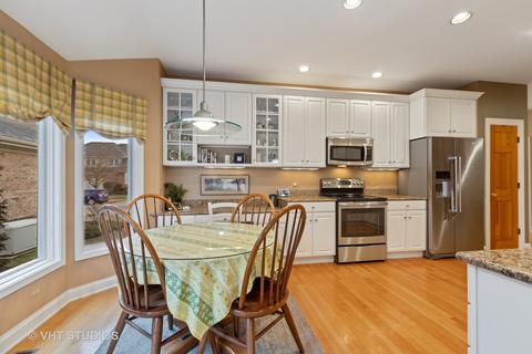 840 Pinegrove Ct, Wheaton, IL 60187 photo 10