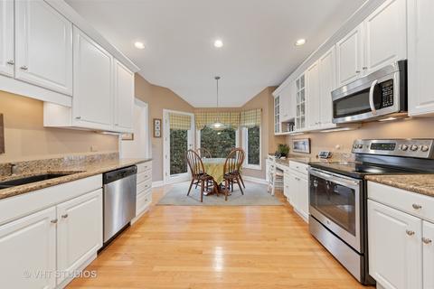 840 Pinegrove Ct, Wheaton, IL 60187 photo 9
