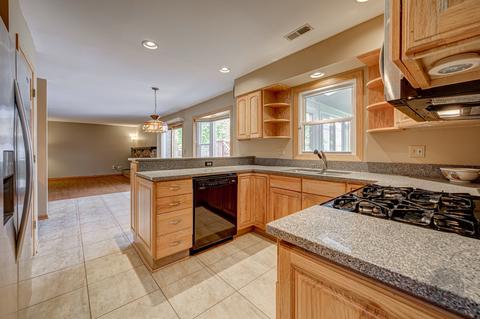 1735 Jasper Ct, Wheaton, IL 60189 photo 9