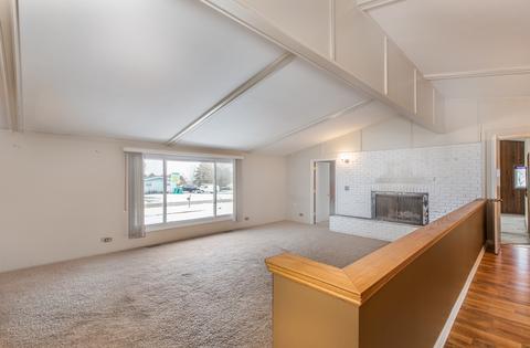 16 S Viking Blvd, Plainfield, IL 60544 photo 5