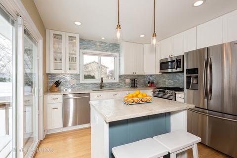 634 Tennyson Dr, Wheaton, IL 60189 photo 4