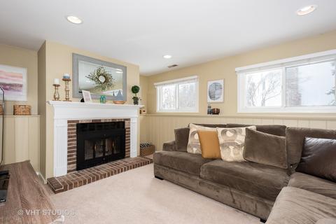 634 Tennyson Dr, Wheaton, IL 60189 photo 8