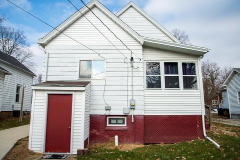 809 E Market St, Bloomington, IL 61701 photo 3