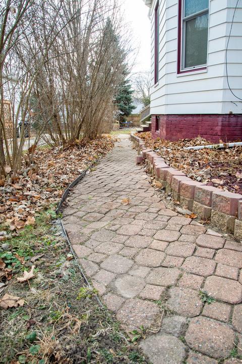 809 E Market St, Bloomington, IL 61701 photo 6