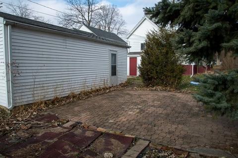 809 E Market St, Bloomington, IL 61701 photo 9