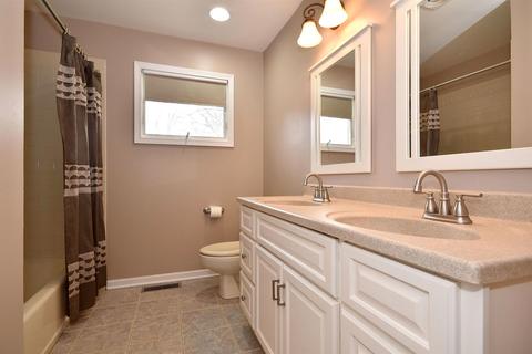 2128 Driving Park Rd, Wheaton, IL 60187 photo 28