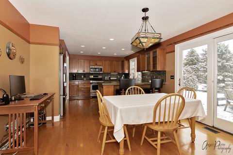 912 Ridgeway Trl, Mchenry, IL 60050 photo 8