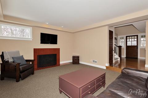 912 Ridgeway Trl, Mchenry, IL 60050 photo 7