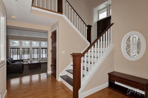 912 Ridgeway Trl, Mchenry, IL 60050 photo 4
