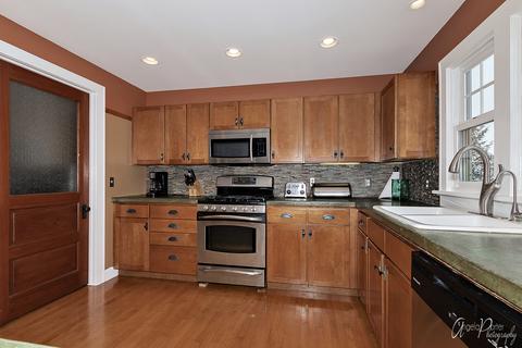 912 Ridgeway Trl, Mchenry, IL 60050 photo 11