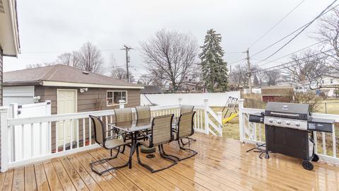 2721 Pearle Dr, Des Plaines, IL 60018 photo 20
