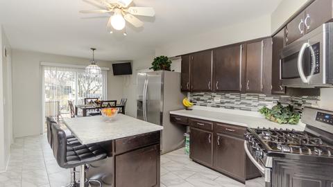 2721 Pearle Dr, Des Plaines, IL 60018 photo 9