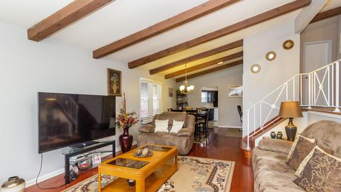 2721 Pearle Dr, Des Plaines, IL 60018 photo 4