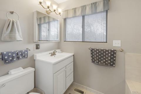 1021 Fall Cir, Roselle, IL 60172 photo 25