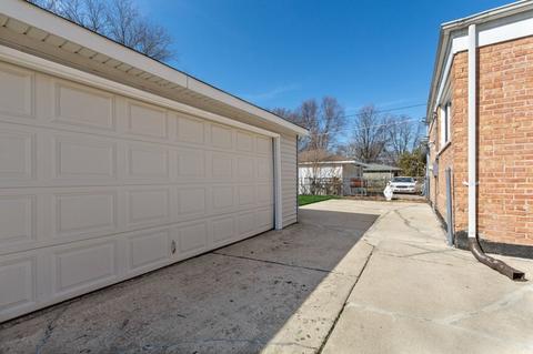 14520 Kolin Ave, Midlothian, IL 60445 photo 16