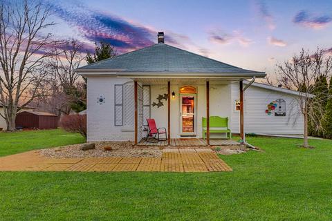 310 E Adams St, Towanda, IL 61776 photo 1