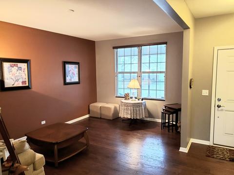 291 Monument Rd, Elgin, IL 60124 photo 8