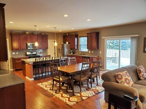 291 Monument Rd, Elgin, IL 60124 photo 4