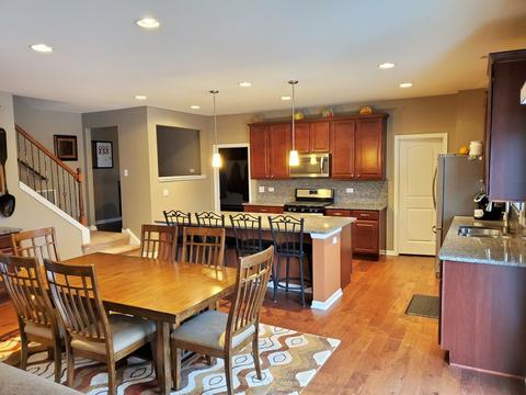 291 Monument Rd, Elgin, IL 60124 photo 2