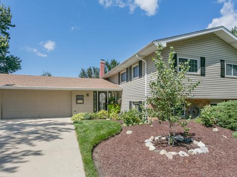 2070 Shepard Rd, Hoffman Estates, IL 60169 photo 2