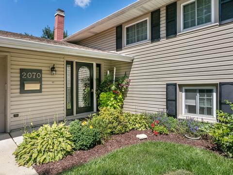 2070 Shepard Rd, Hoffman Estates, IL 60169 photo 3