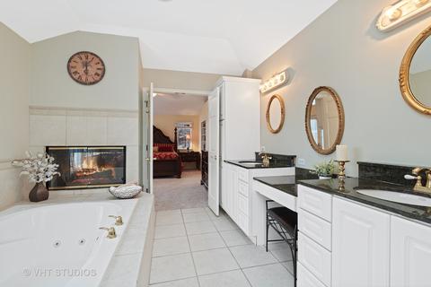 2500 Pick Dr, Glenview, IL 60025 photo 18