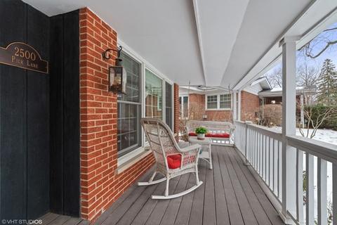 2500 Pick Dr, Glenview, IL 60025 photo 2