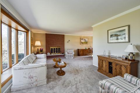 2205 Kingston Dr, Wheaton, IL 60189 photo 3