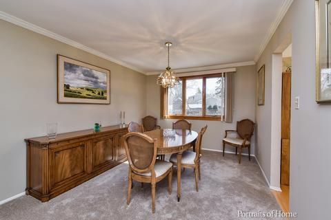 2205 Kingston Dr, Wheaton, IL 60189 photo 4