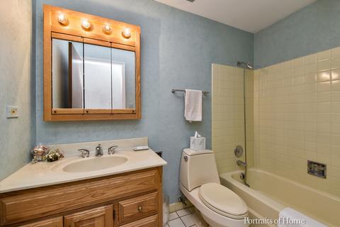 2205 Kingston Dr, Wheaton, IL 60189 photo 13