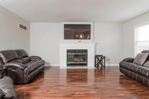 1346 Sebring Cir, Elgin, IL 60120 photo 11