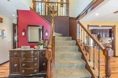 228 N Hackberry Dr, Streamwood, IL 60107 photo 3