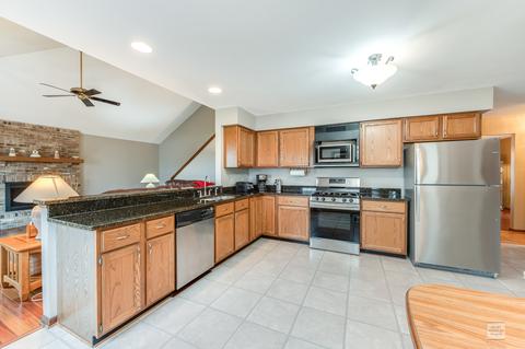 45 Robert Rd, Oswego, IL 60543 photo 16
