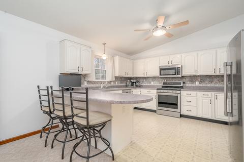 169 E 3rd St, Braidwood, IL 60408 photo 7