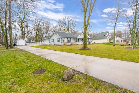 169 E 3rd St, Braidwood, IL 60408 photo 2