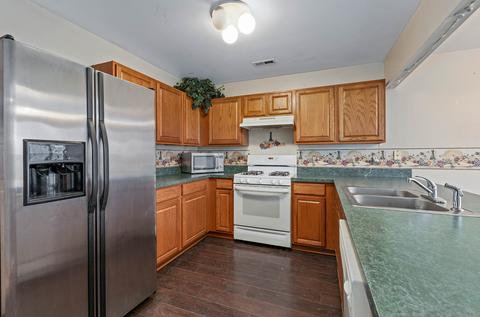 946 Symphony Dr, Aurora, IL 60504 photo 8