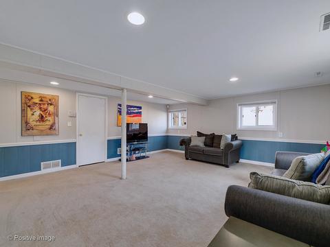 111 S Summit St, Wheaton, IL 60187 photo 12