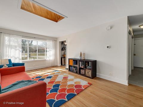 111 S Summit St, Wheaton, IL 60187 photo 4