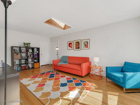 111 S Summit St, Wheaton, IL 60187 photo 3
