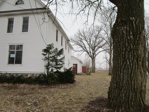 10211 Main St, Hebron, IL 60034 photo 2