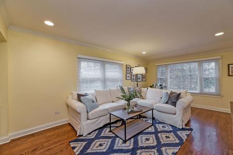 1103 Golf Ln, Wheaton, IL 60189 photo 5