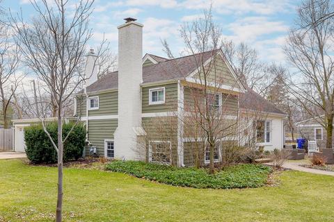 1103 Golf Ln, Wheaton, IL 60189 photo 2