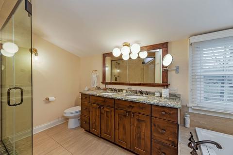 1103 Golf Ln, Wheaton, IL 60189 photo 17