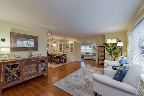1103 Golf Ln, Wheaton, IL 60189 photo 3
