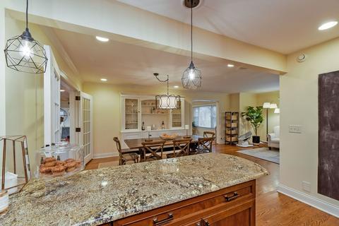 1103 Golf Ln, Wheaton, IL 60189 photo 10