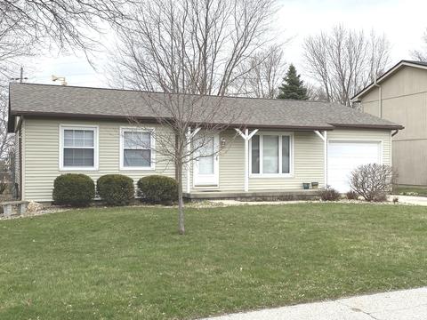 7 Cedar Ct, Bloomington, IL 61701 photo 1