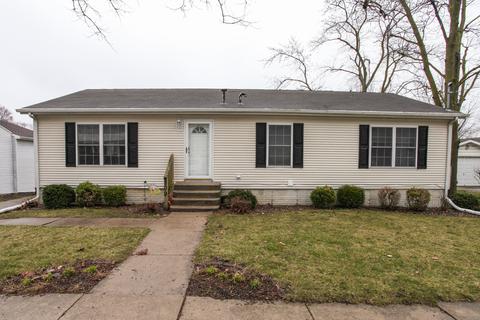 109 E 2nd St, Gridley, IL 61744 photo 1